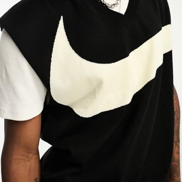 NWT Nike Golf Sweater Vest Men’s SMALL Black Cream Swoosh #FD2873-010 $80 - Picture 1 of 3